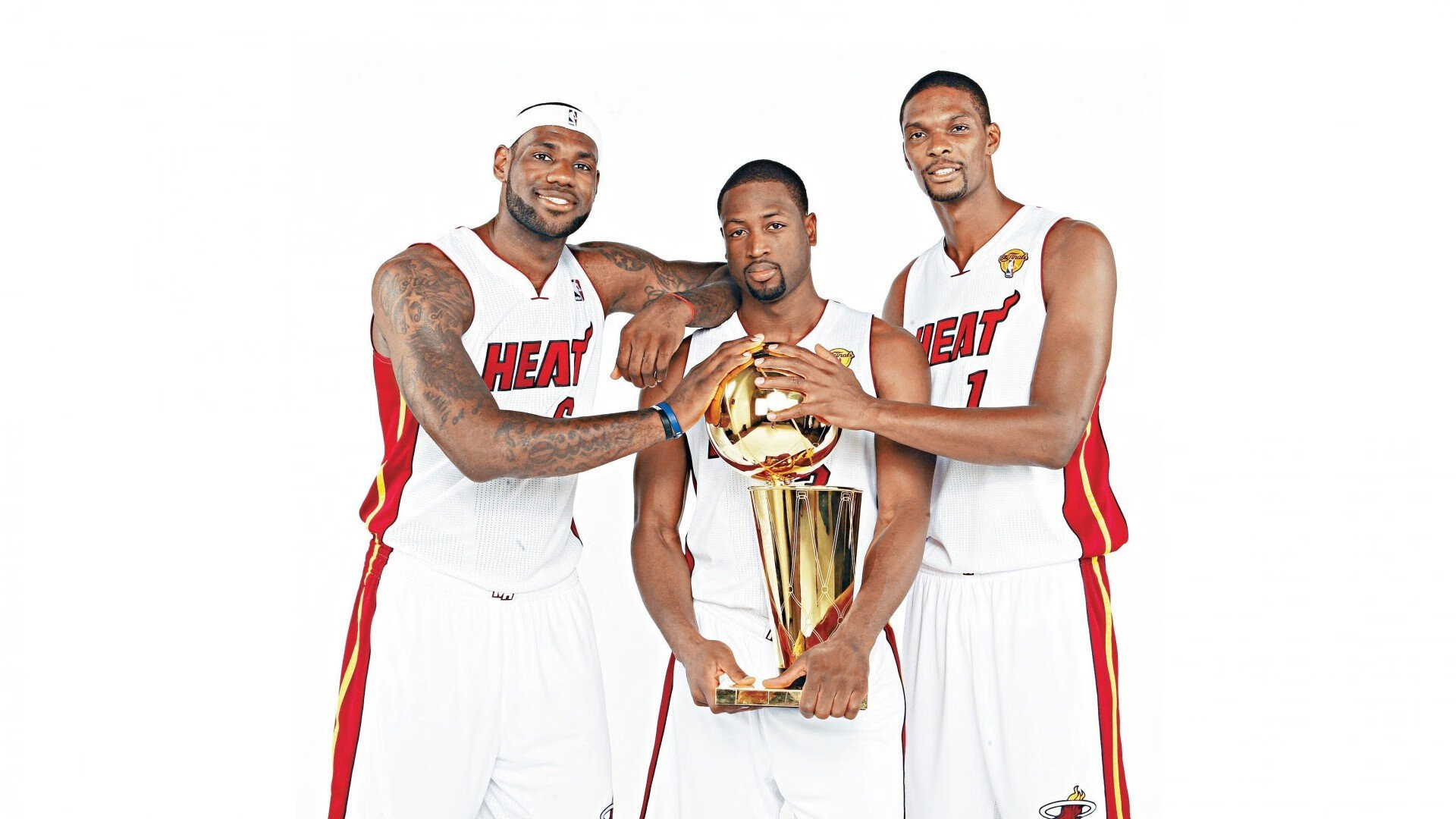 JackeyLove在MAD比赛中最后时刻胜出，大比分获胜引发热议！引发球迷热议